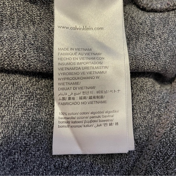 Calvin Klein long sleeve sweatshirt size L - Picture 10 of 11